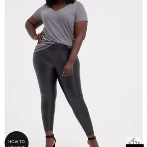 🆕 FAUX LEATHER PLATINUM LEGGING